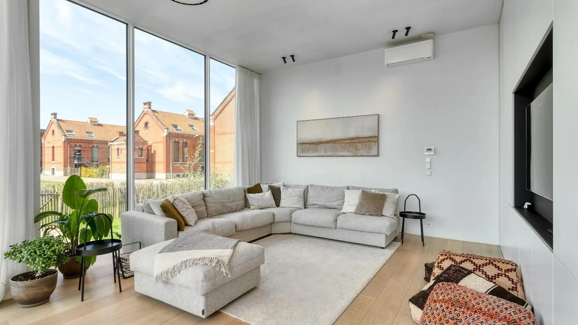Villa Aime Aan Zee Trendy Beachhouse 5P - With Private Garden & 2 Parkingspots Ostend
